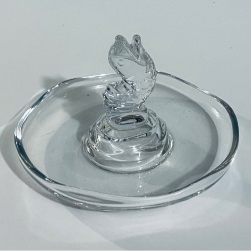 Vintage Clear Art Glass Jumping Dolphin Fish Ring Trinket Dish 5.5x3” - Picture 2 of 3